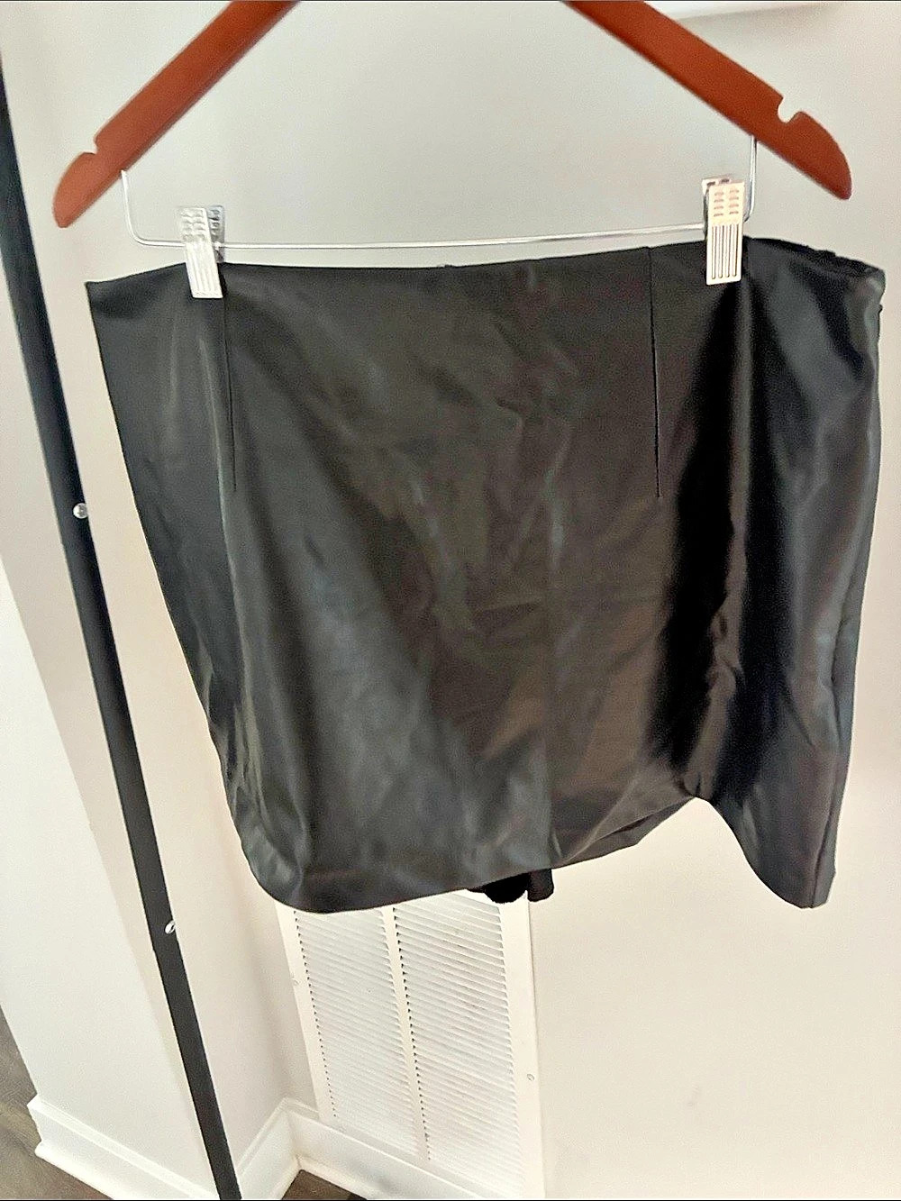Abercrombie & Fitch The A&F Vegan Leather Mini Skort Black XL